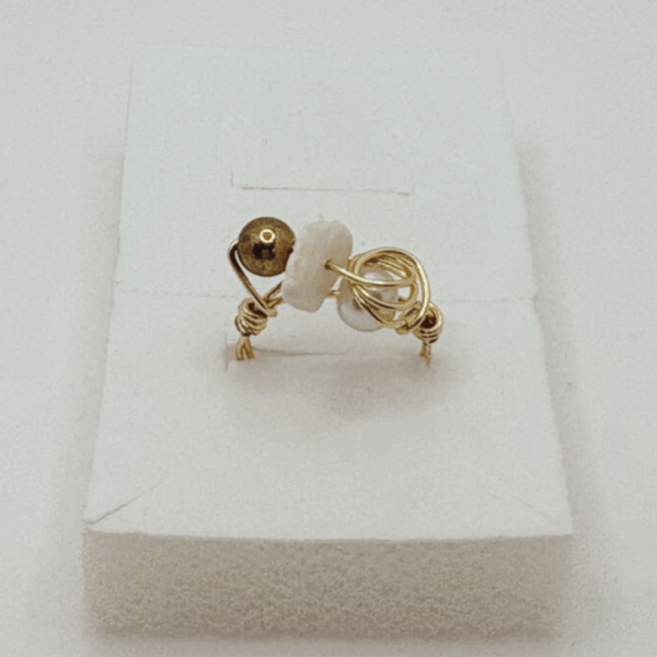 Ocean Treasure - Handmade Beaded Ring with Pearl, Shell and Gold on 18K Gold Wire - Image 2
